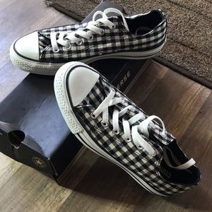Shoes converse like new size 8